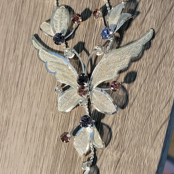 Butterfly Rhinestone Necklace - Picture 6 of 8